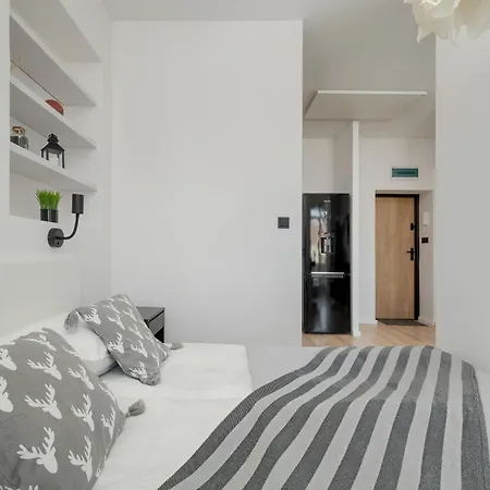 Modern White Studio With Furnished Balcony In By Renters