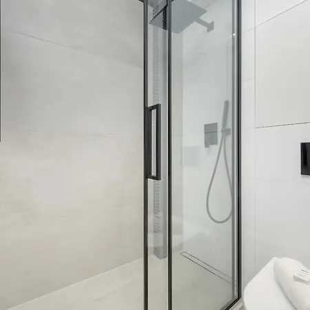 Modern White Studio With Furnished Balcony In By Renters *